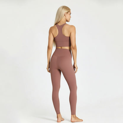 Fitness Set Nele in Rosenholz, mit cropped Racerback Top und Highwaist Leggings, sportlich, elegant und bequem.
