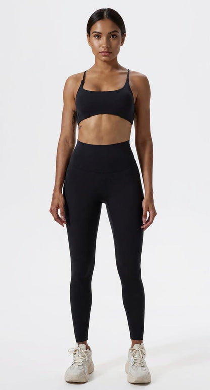 Fitness Set Elea Damen Schwarz – Sport BH & High Waist Leggings / Women’s black fitness set Eleanor – sports bra and high waist leggings