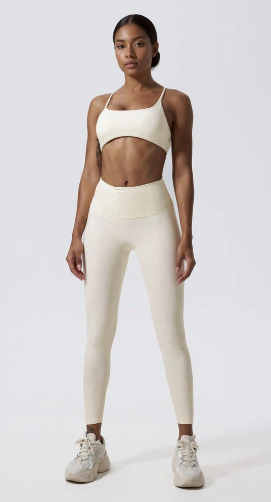 Fitness Set Elea Damen Cremeweiß – Sport BH & High Waist Leggings / Women’s cream white fitness set Eleanor – sports bra and high waist leggings